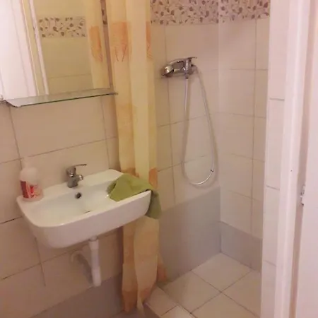 Napsugar Apartmanhaz Homestay Balatonlelle
