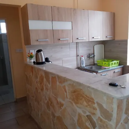 Napsugar Apartmanhaz *