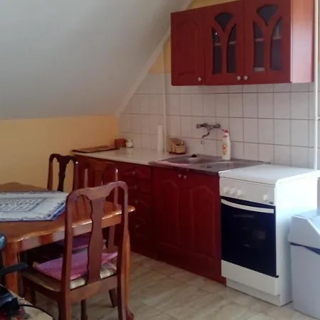 Homestay Napsugar Apartmanhaz *