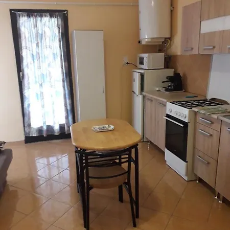 Homestay Napsugar Apartmanhaz Balatonlelle