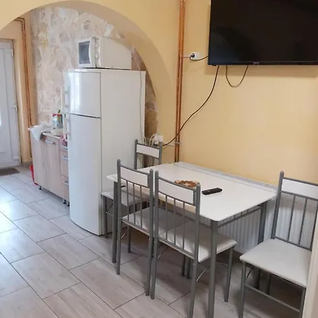 Napsugar Apartmanhaz Homestay *