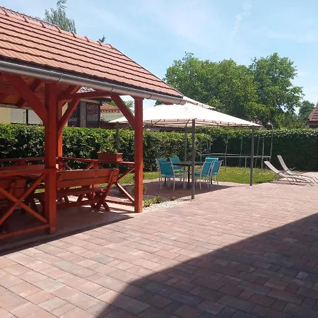 Napsugar Apartmanhaz * بالاتوليلّي