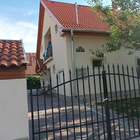 Napsugar Apartmanhaz
