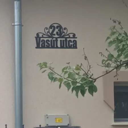 Napsugar Apartmanhaz بالاتوليلّي
