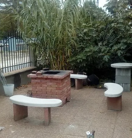 Napsugar Apartmanhaz منزل للإقامة *