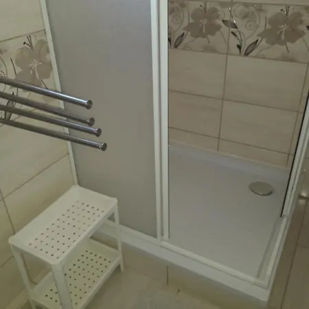 Homestay Napsugar Apartmanhaz Balatonlelle
