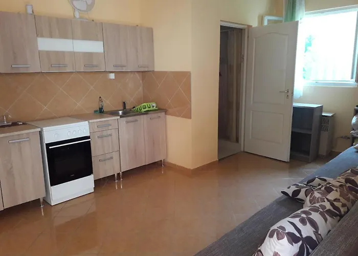 Napsugar Apartmanhaz *
