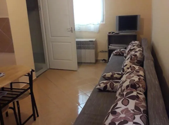 Napsugar Apartmanhaz Gazde/Camere de închiriat Balatonlelle