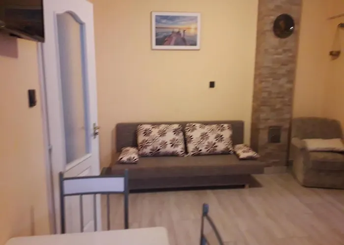 Gazde/Camere de închiriat Napsugar Apartmanhaz