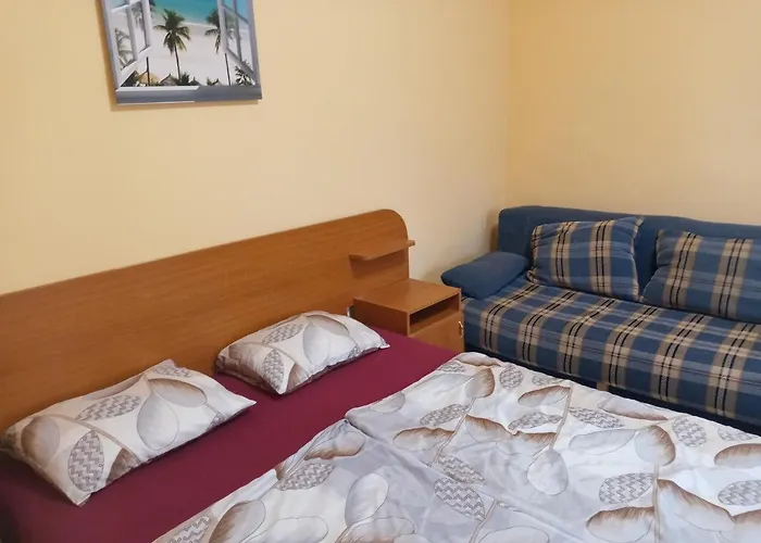 Gazde/Camere de închiriat Napsugar Apartmanhaz Balatonlelle