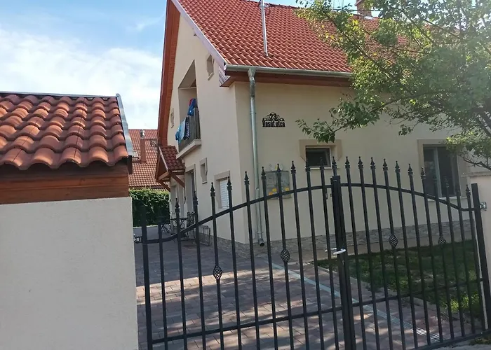 Napsugar Apartmanhaz