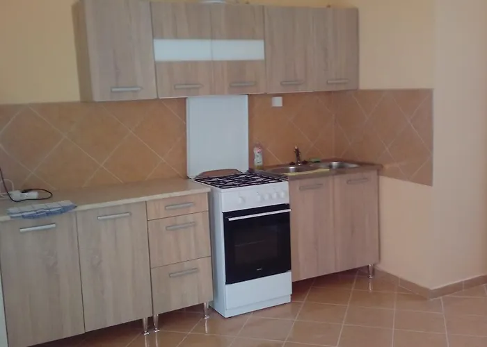 Gazde/Camere de închiriat Napsugar Apartmanhaz Balatonlelle