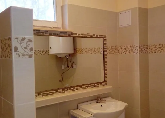 Gazde/Camere de închiriat Napsugar Apartmanhaz