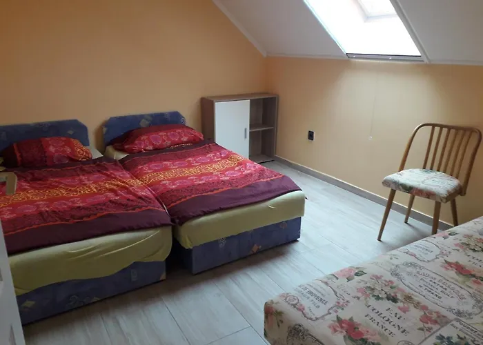 Napsugar Apartmanhaz Gazde/Camere de închiriat Balatonlelle